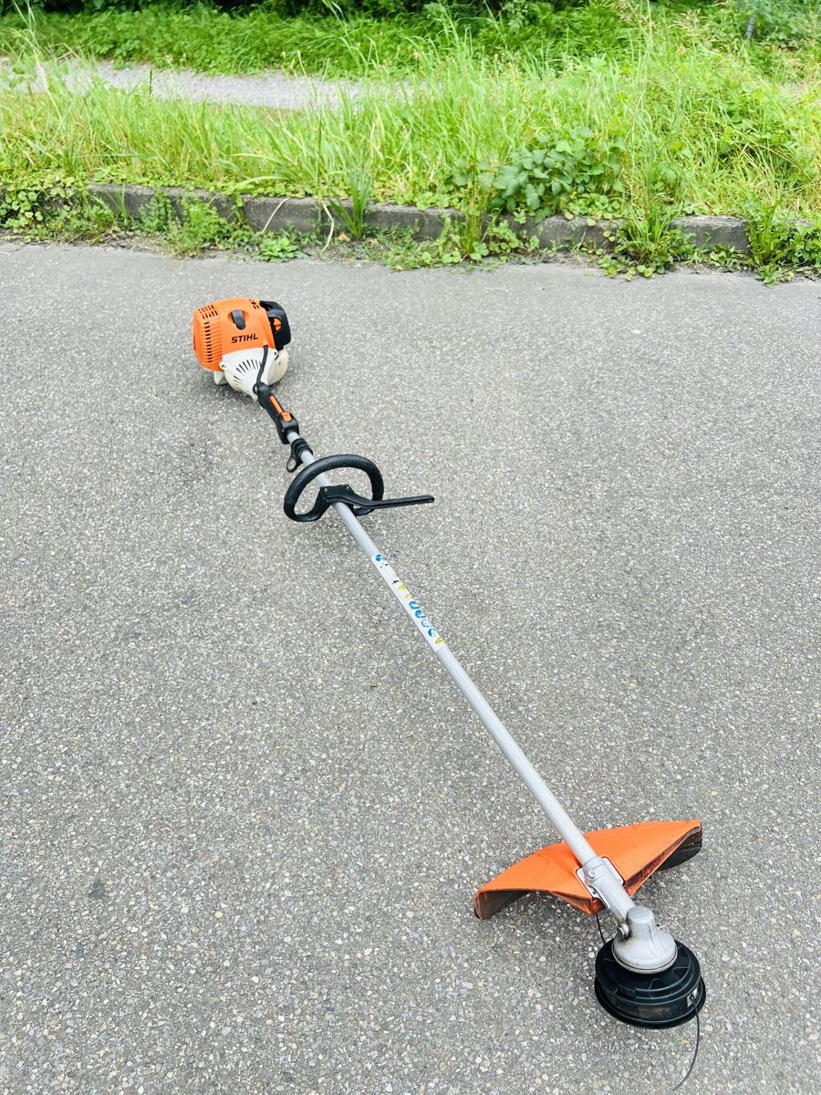 Stihl Tutti gli attrezzi: Rasentrimmer Stihl KM 100 R – Usato da Urdorf venduto da Faz_19 5