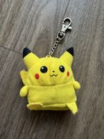 ⚡️VINTAGE PIKACHU PLUSH KEYCHAIN⚡️