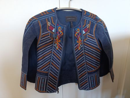 Veste BCBGMAXAZRIA taille S, idéale pour le printemps!