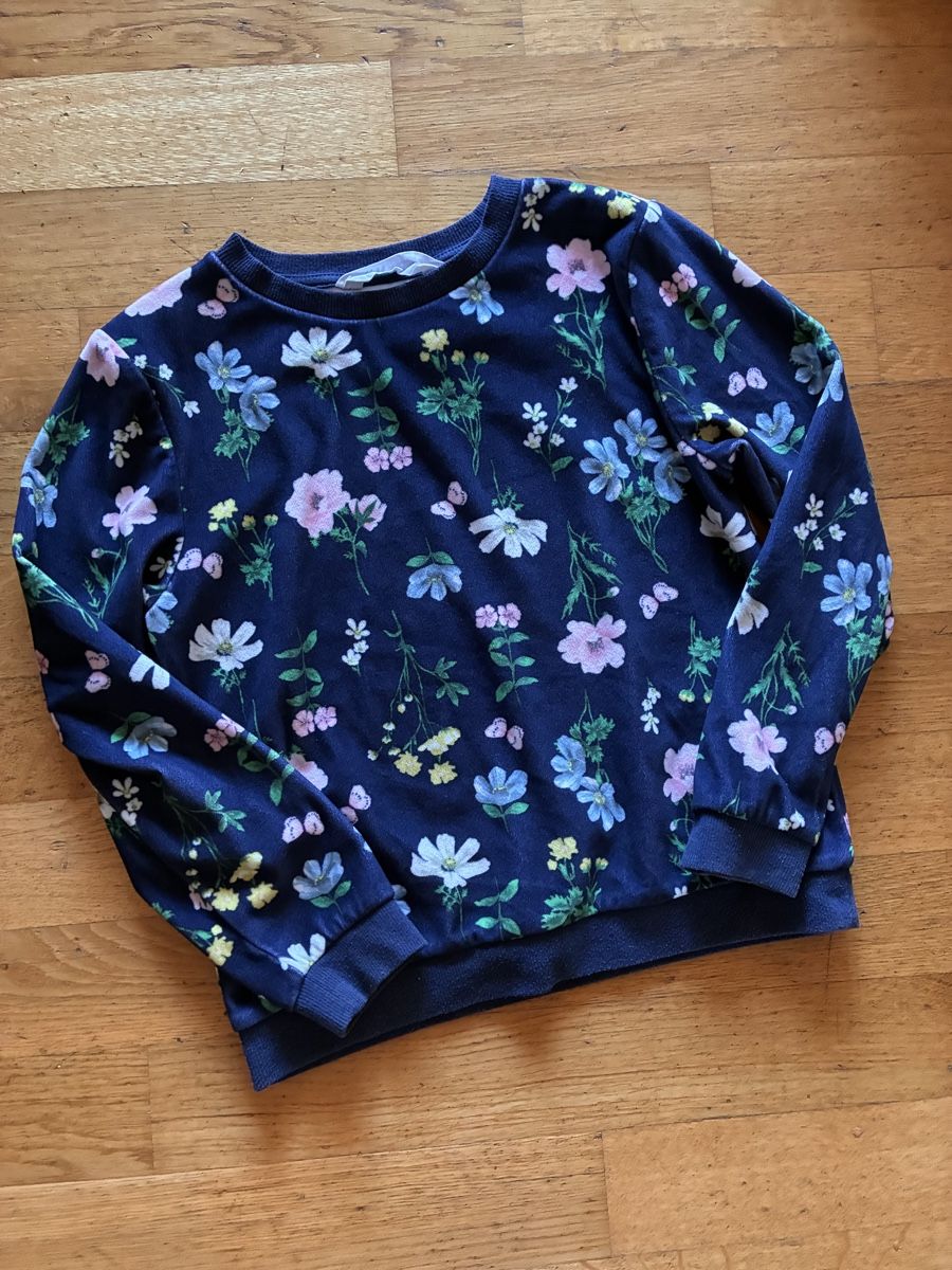 H&M Maglioni & Felpe: Schöner Pullover Gr. 122/128 – Usato da richterswil venduto da lunamarie001
