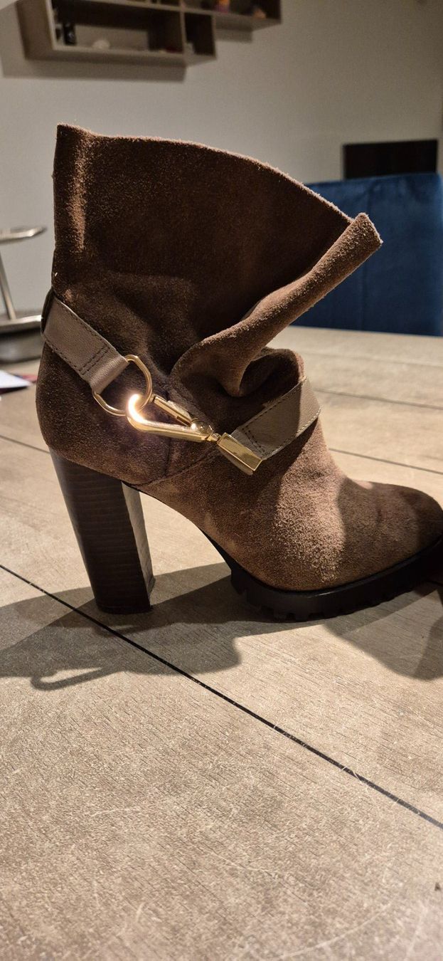 Scarpe da donna: Bottines à talons point. 37 – Nuovo (secondo la descrizione) da Ste-Croix venduto da kar_9x7w 2