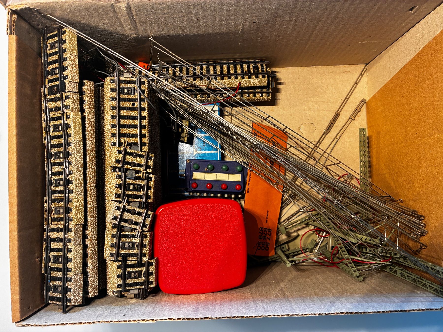 Märklin Modellini di ferrovie: Märklin binari + Linee aeree – Usato da Montagnola venduto da ciain67