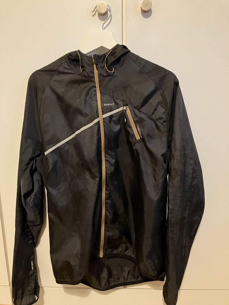Giacche: Lauf-Jacke & Windbreaker, schwarz – Nuovo (secondo la descrizione) da Winterthur venduto da Streisel 1