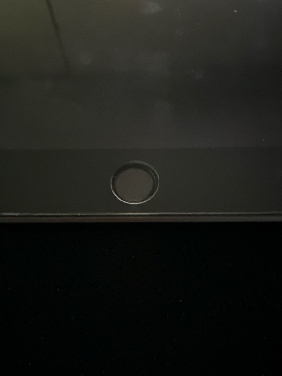 Apple Tablet PC: iPad 9 64 GB guter Zustand mit gratis Expressversand – Gebraucht aus Rorschacherberg von x-ray21 1