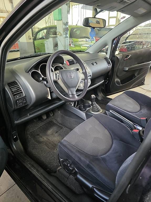 Automobili: Honda Jazz 1.4L  98000km – Usato da Chur venduto da Rodrigues.carlos 4