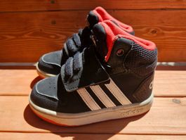 Adidas Turnschuhe Gr. 22