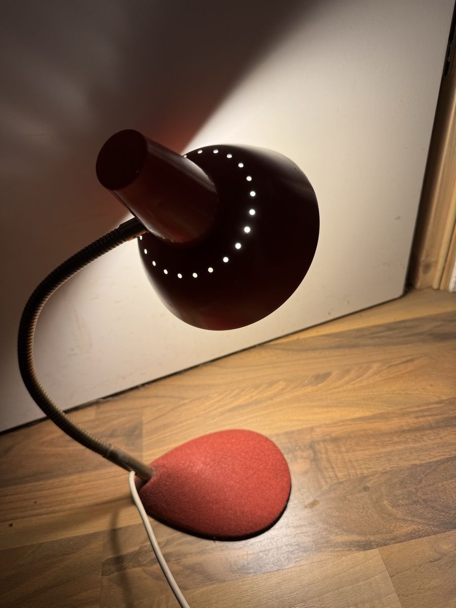 Lampade: Lampe de bureau vintage rouge – Usato da Romont / BE venduto da kotao 1