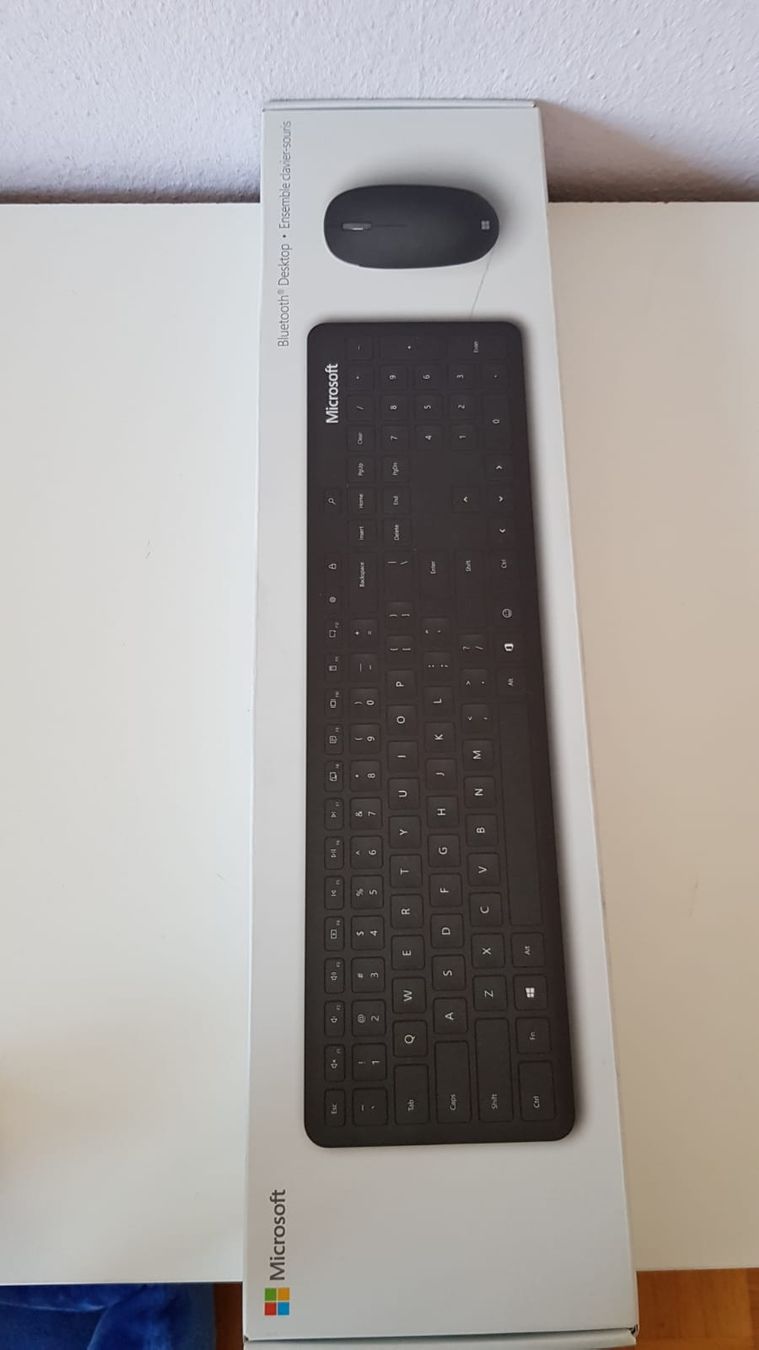 Microsoft Tastiere: Microsoft Bluetooth Desktop - Clavier + Souris neuf – Nuovo e nell'imballaggio originale da Versoix venduto da aline_b