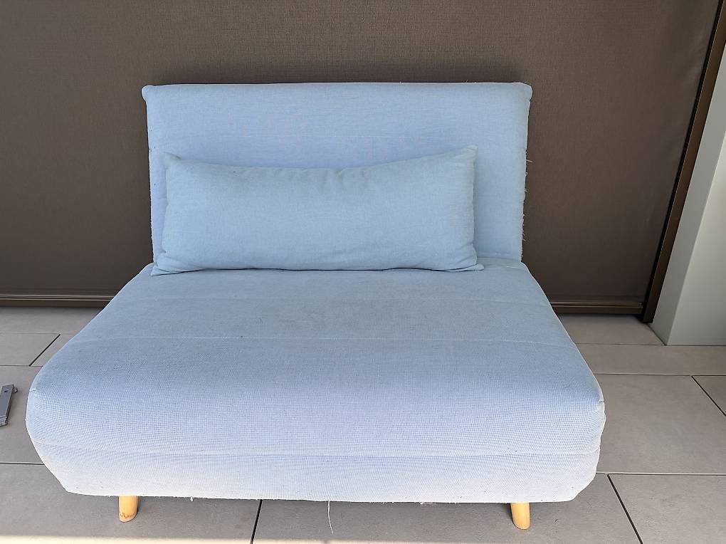 Poltrone: Bettsessel / Schlafsessel hellblau  ca. 100 cm breit – Usato da Schwyz venduto da sde_bs9n