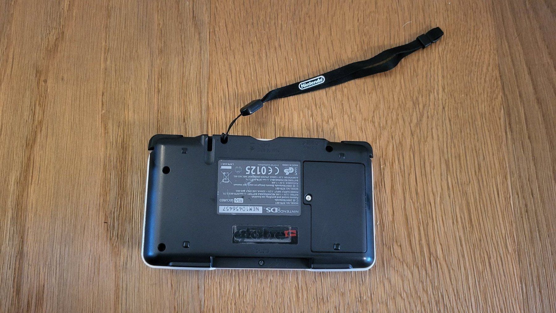Nintendo Consoles: Nintendo DS Silber – D'occasion à Münsingen par Heroism2010 1