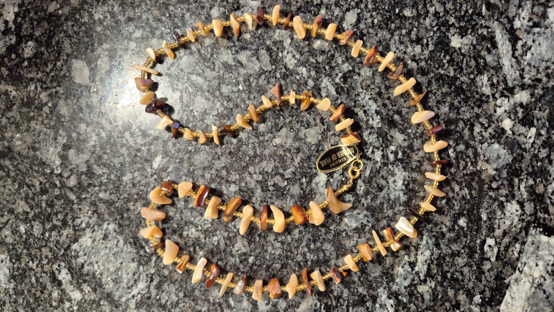 Catenine: Elegante Halskette, echter Perlmutt, neuwertig – Usato da Wängi venduto da Maur1