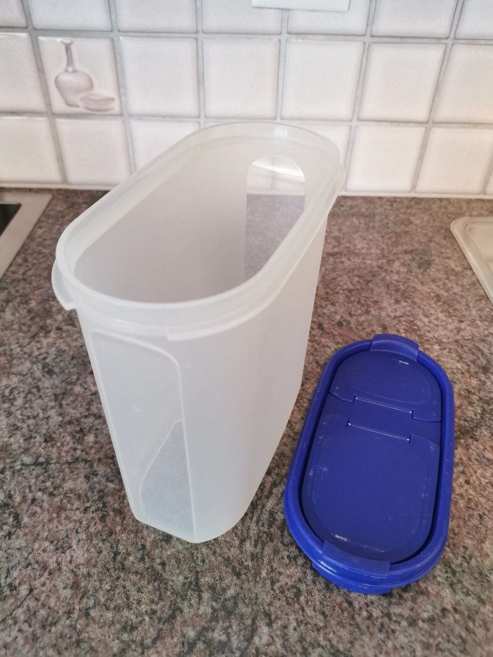 Recipients et similaires: Tupperware Vorratsbehälter 1.7L – D'occasion à Birsfelden par mel_ndx7 2
