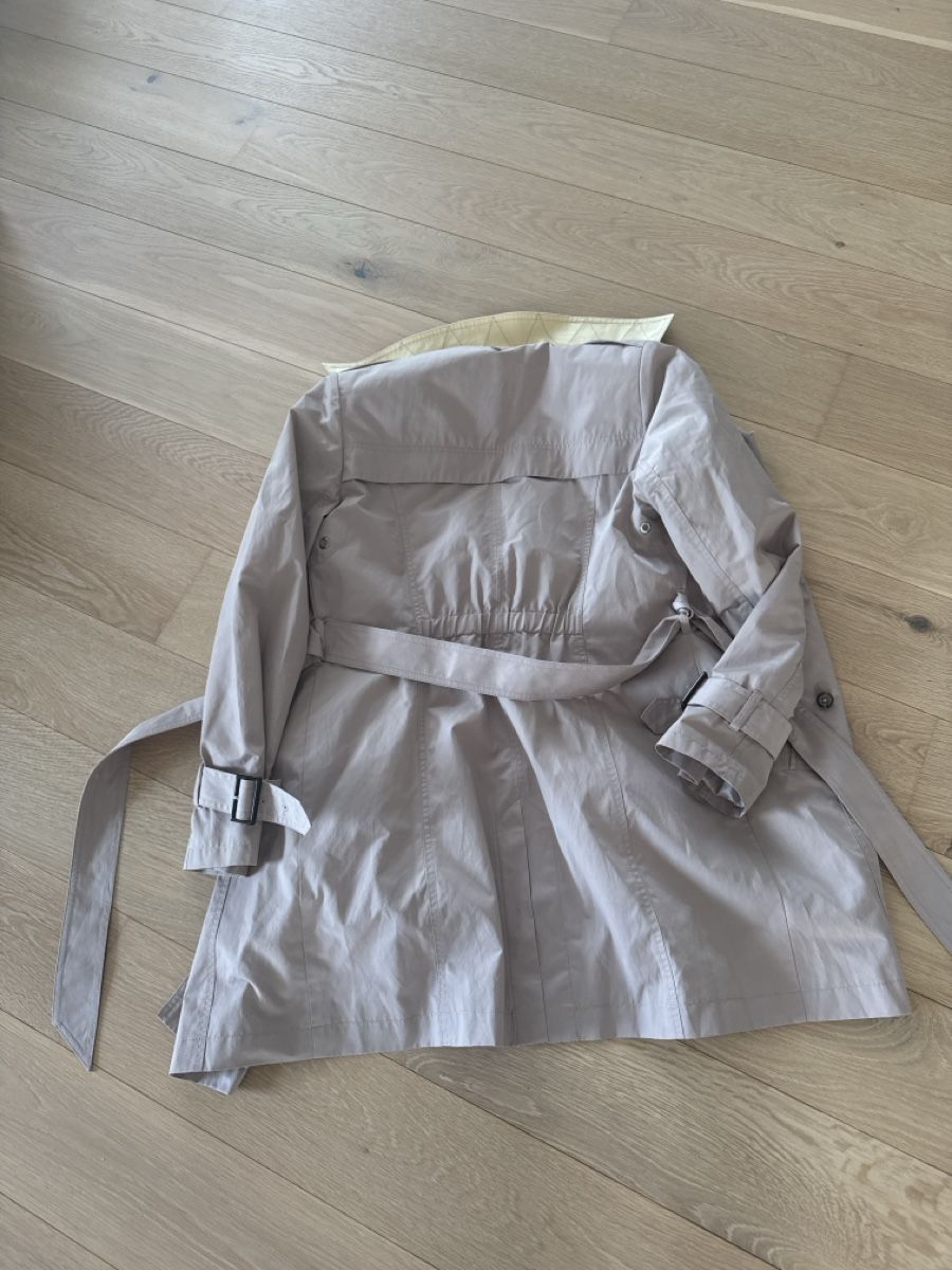 Comma Cappotti: Comma Trenchcoat beige – Nuovo (secondo la descrizione) da Nürensdorf venduto da Hlen 1