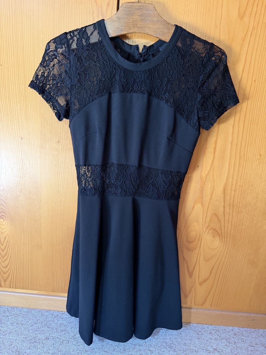 Tally Weijl Vestiti: Robe noire à dentelle – Usato da Founex venduto da Hyrienne