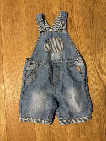Jeans Latzhose kurz Gr. 92
