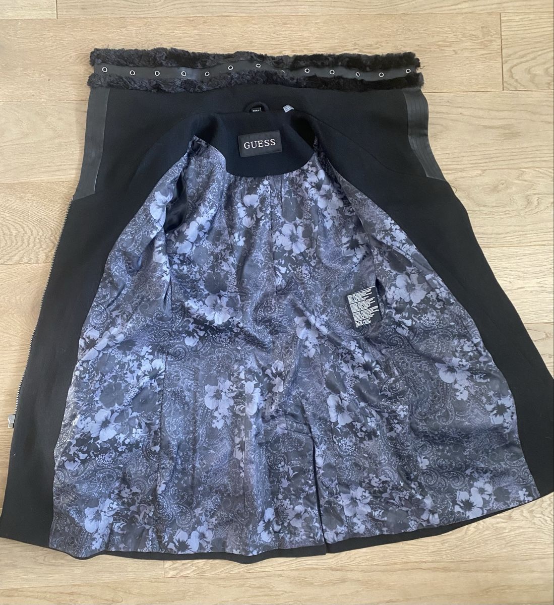 Guess Cappotti: Guess Damen Trenchcoat – Usato da Volketswil venduto da 9394 2
