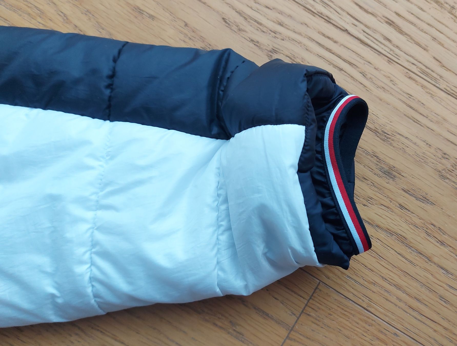 Tommy Hilfiger Giacche: TOMMY HILFIGER Daunenjacke Gr. M – Nuovo (secondo la descrizione) da Wabern venduto da Irakene 6