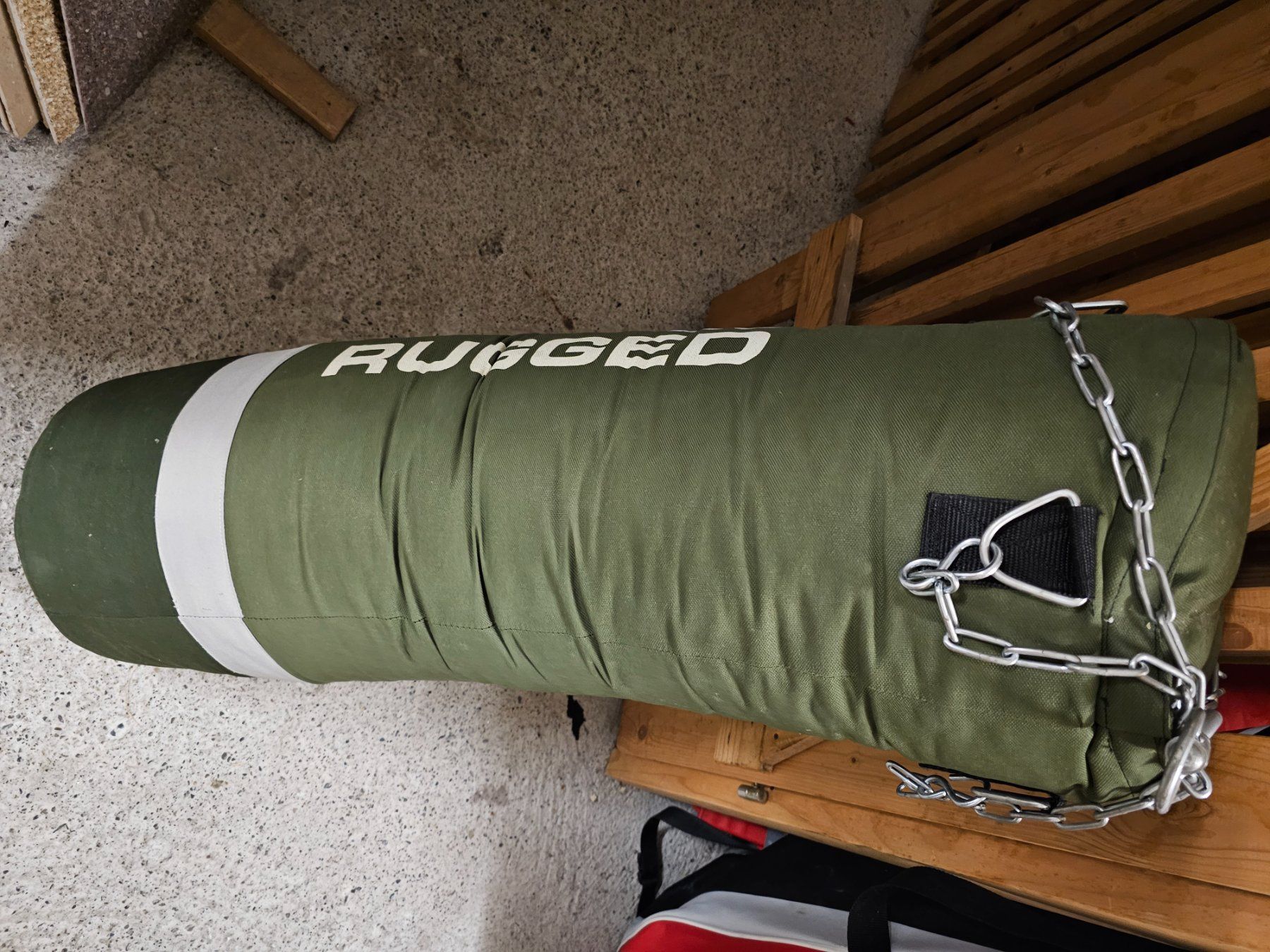 Sacs de frappe: Boxsack "be RUGGED" grün Hängesack mit Kette – D'occasion à Brugg AG par nole01 1