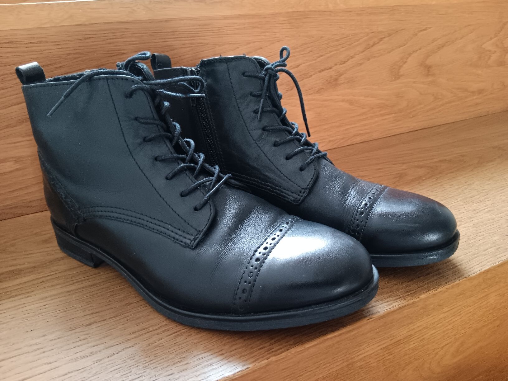 Scarpe da donna: Schwarze Lederstiefeletten, Gr. 38 – Usato da Sempach venduto da benzi70 1