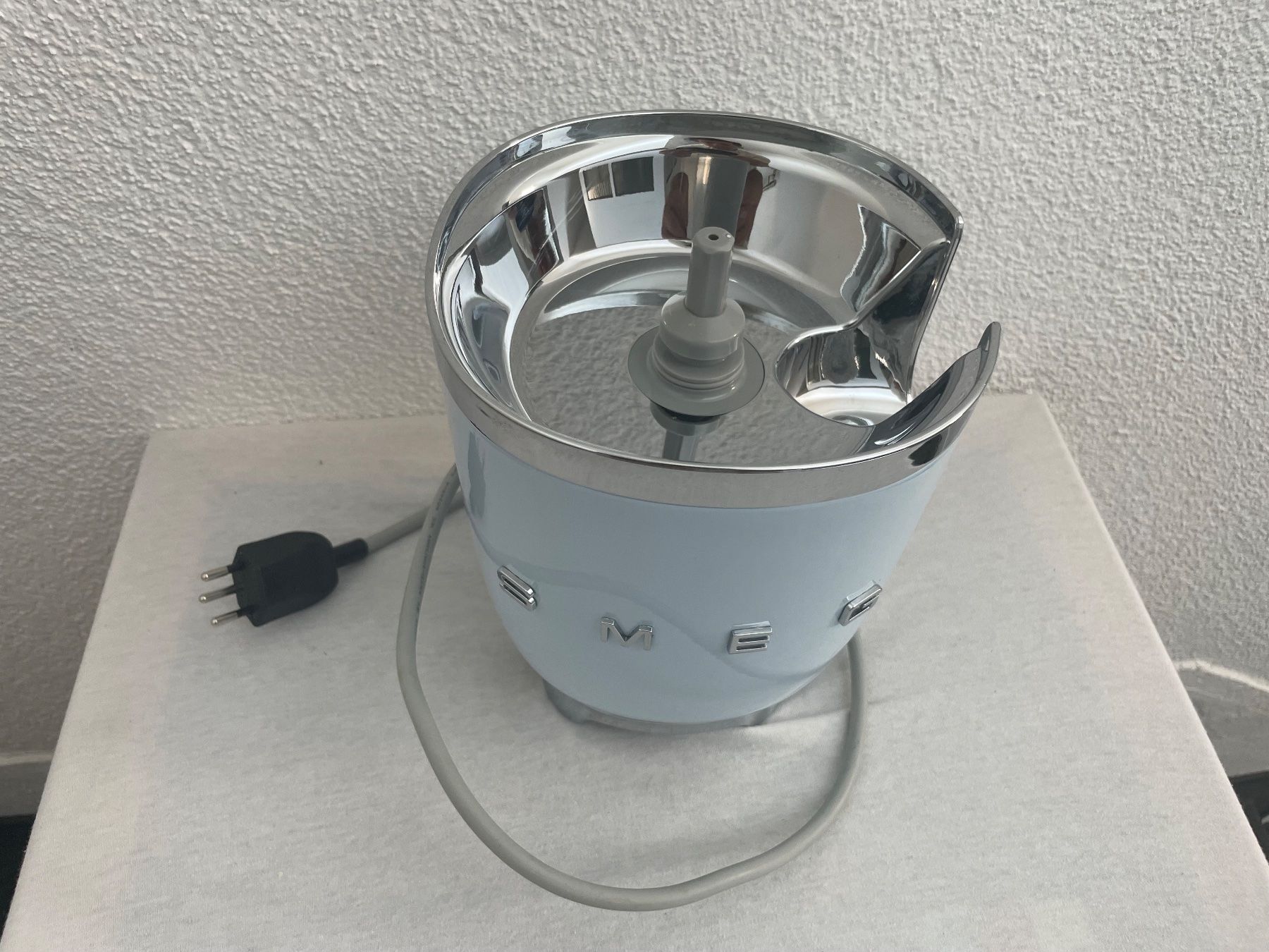Smeg Elettrodomestici da cucina: Smeg Saftpresse, Orangenpresse - hellblau, CH-Stecker – Nuovo (secondo la descrizione) da Zürich venduto da jon2409 2