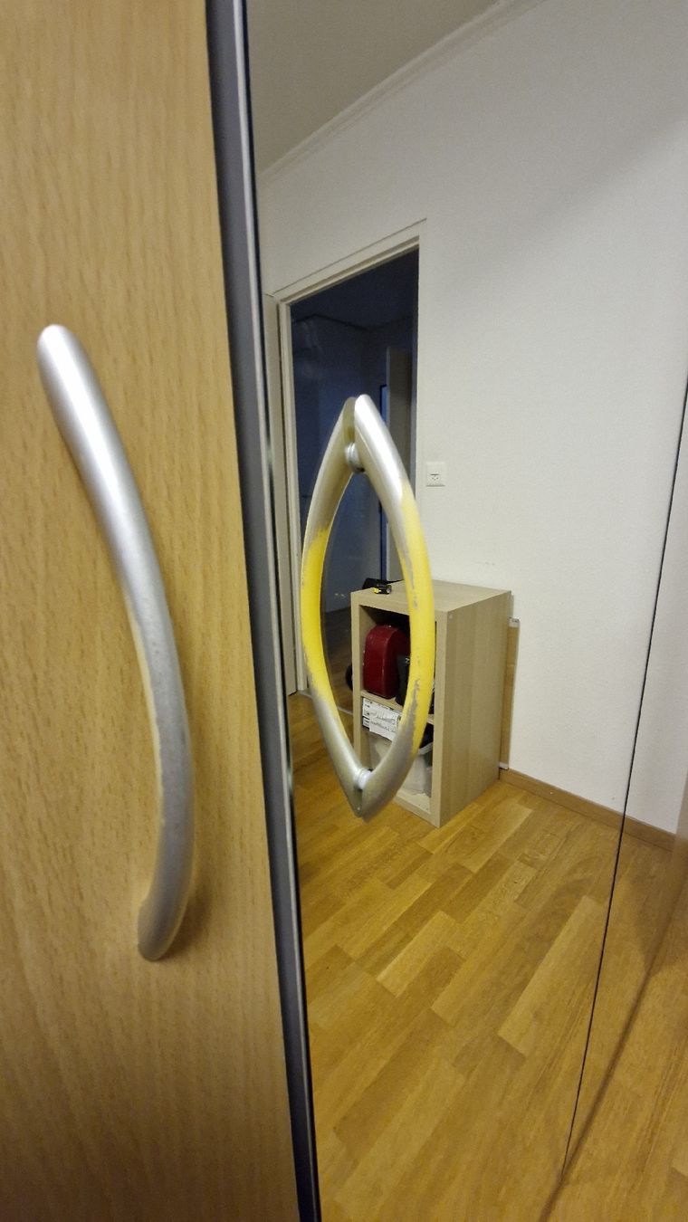 Schränke: Kleiderschrank – Gebraucht aus Greifensee von san_9yzn 3