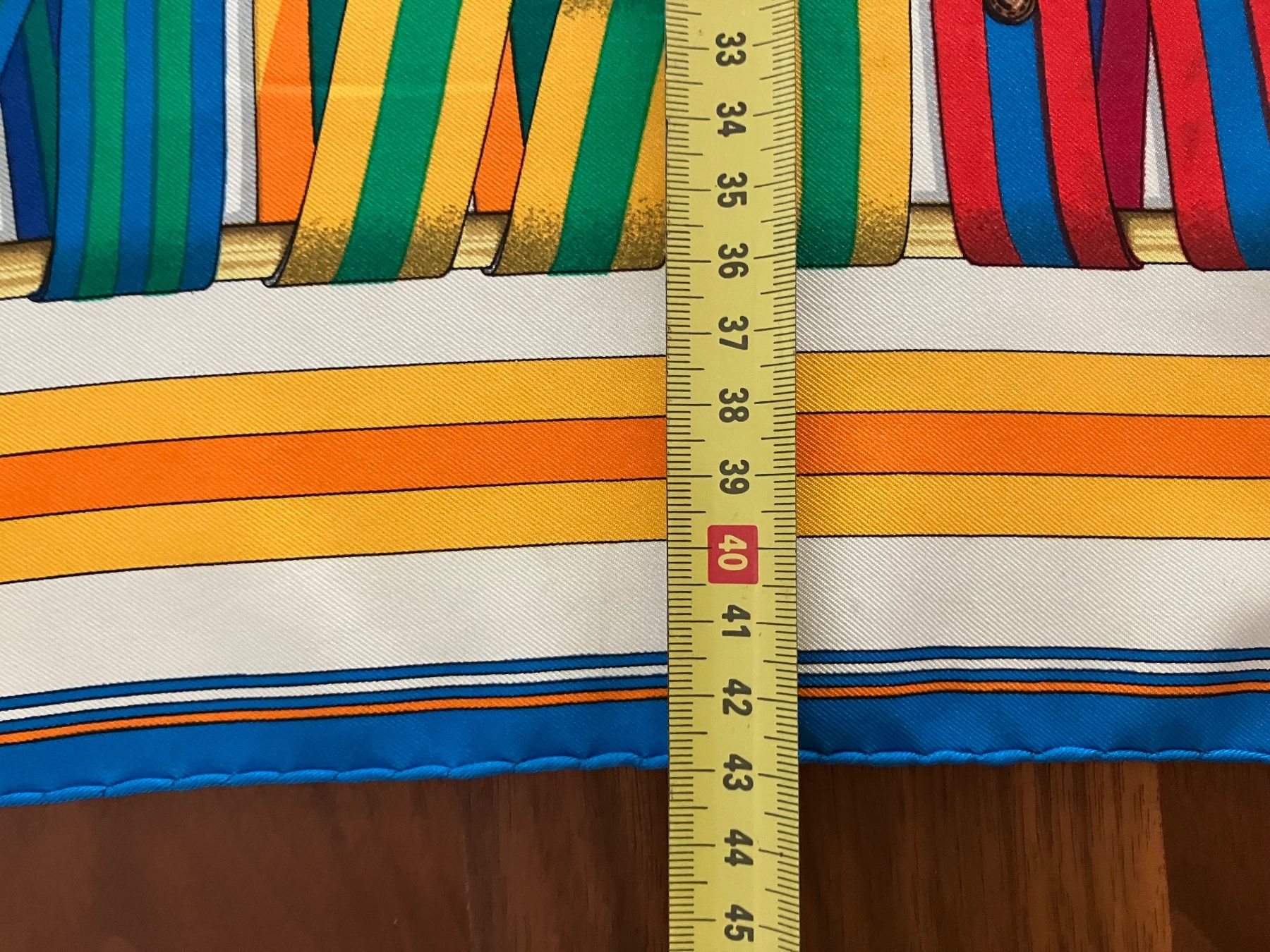 Hermès Foulard & Sciarpe: Hermes scarf 42x42 cm – Difettoso da Windisch venduto da Lyudmila01 3