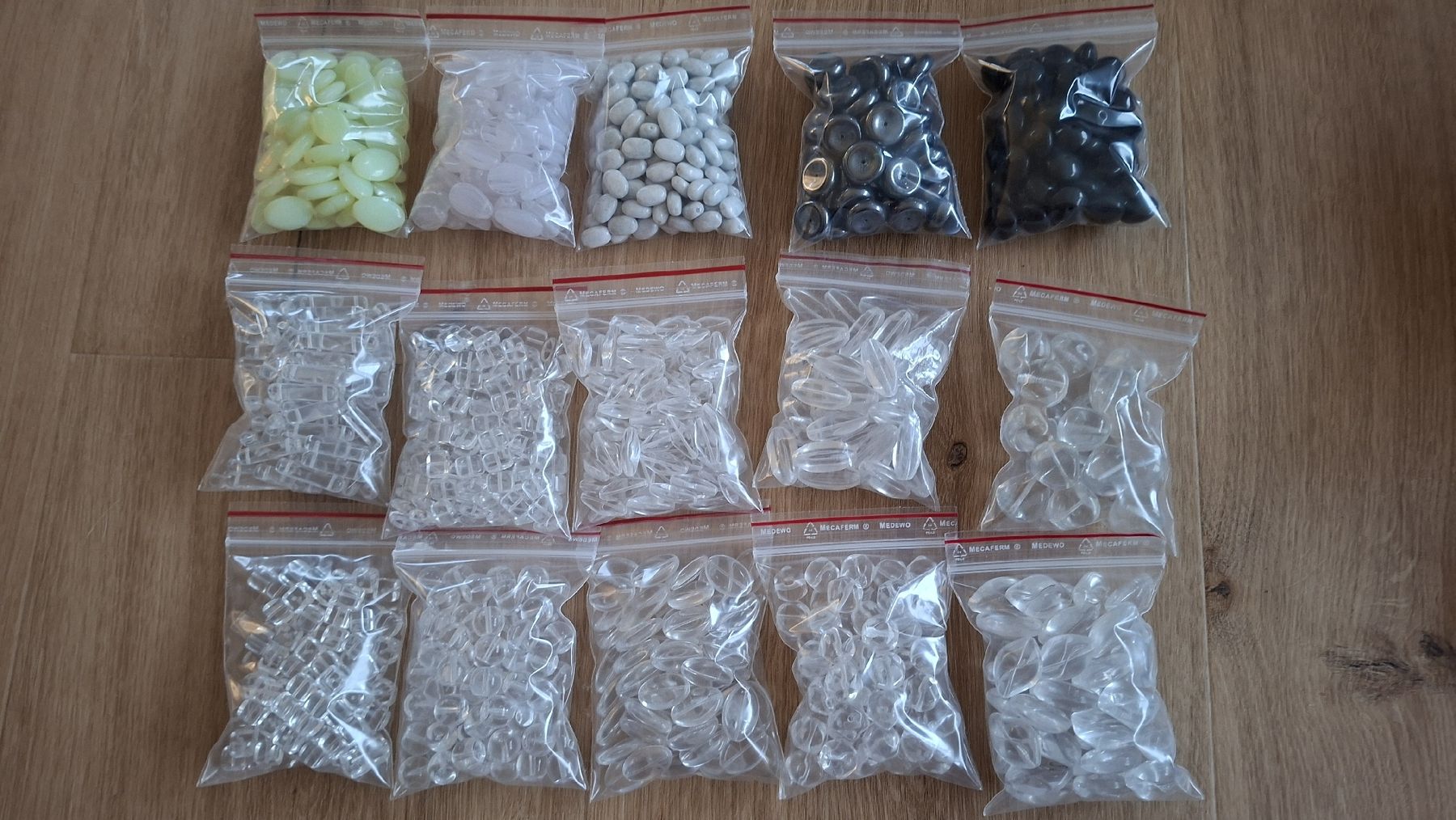 Perle (finte): Glas Perlen/Elemente über 2Kg – Nuovo e nell'imballaggio originale da Kriens venduto da Wolly85
