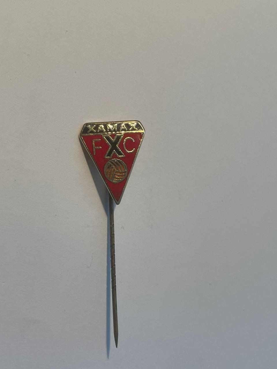 Placchette & Badge: 39 Anstecknadel - Xamax Neuchatel – Usato da Luzern venduto da Irek 1