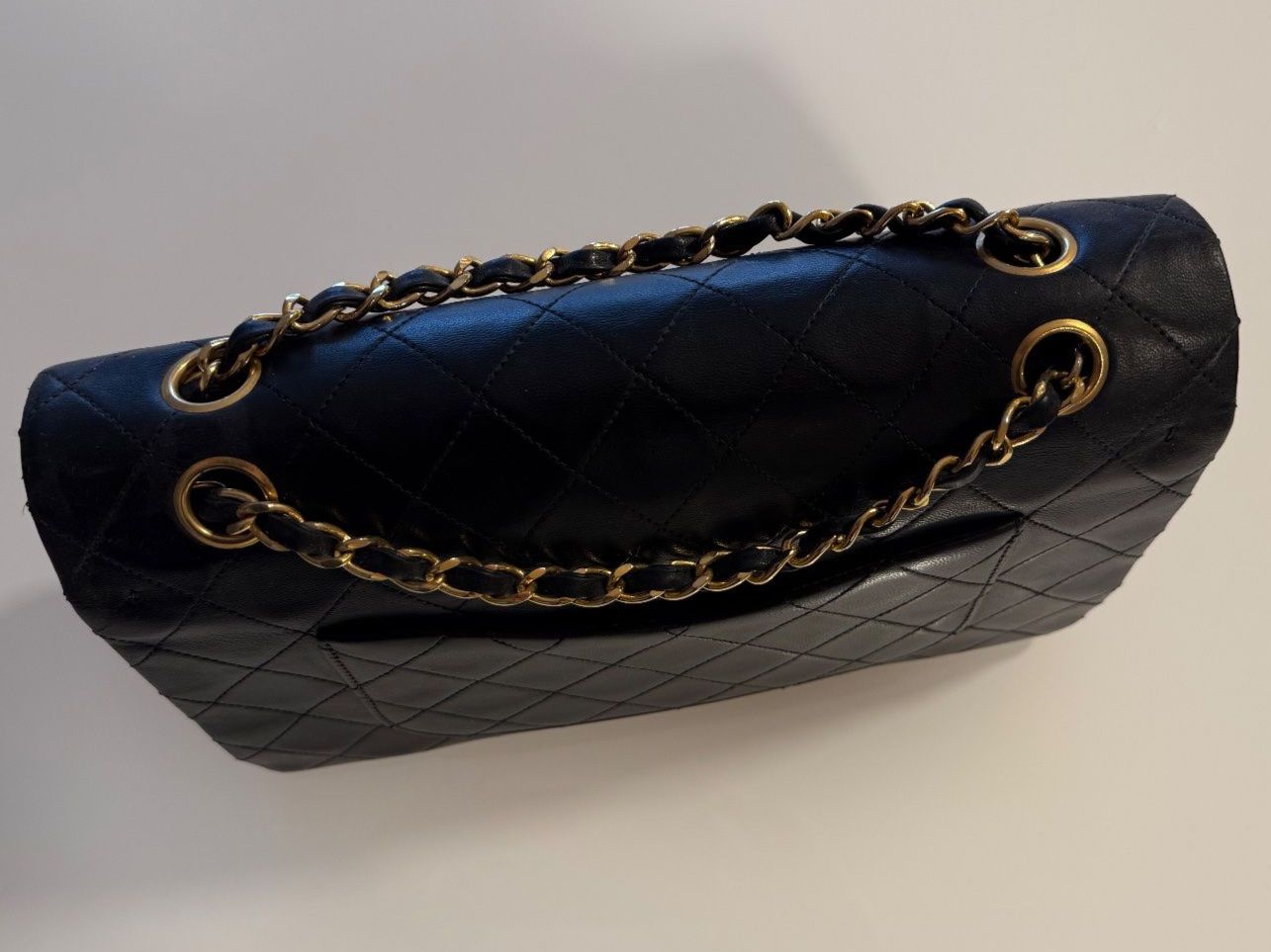 Chanel Borse da donna: Chanel Classic Double Flap Medium Black Lambskin Gold – Usato da Winterthur venduto da Hooliwar 1
