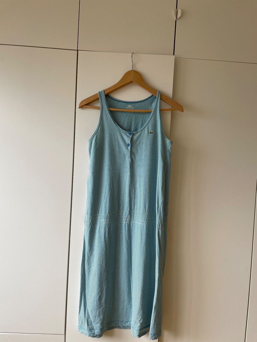 Lacoste Kleider: Robe Lacoste T36 – Gebraucht aus Grandvaux von joa_v6gj 1