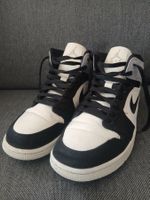 Air Jordan 1 Mid Grösse 42 CH-Edition Sneaker top Zustand