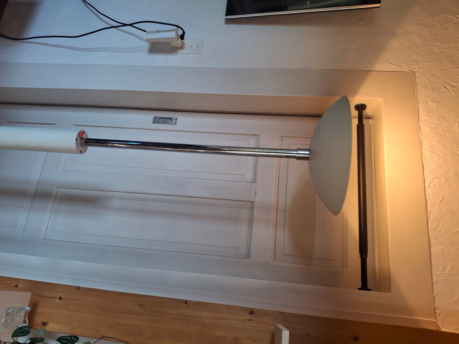 Lampade: Stehlampe weiss Metall verchromt – Usato da Dübendorf venduto da Princess_Nikita 1
