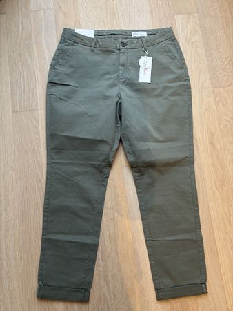 Chino Hose oliv s.Oliver Gr. 44/32