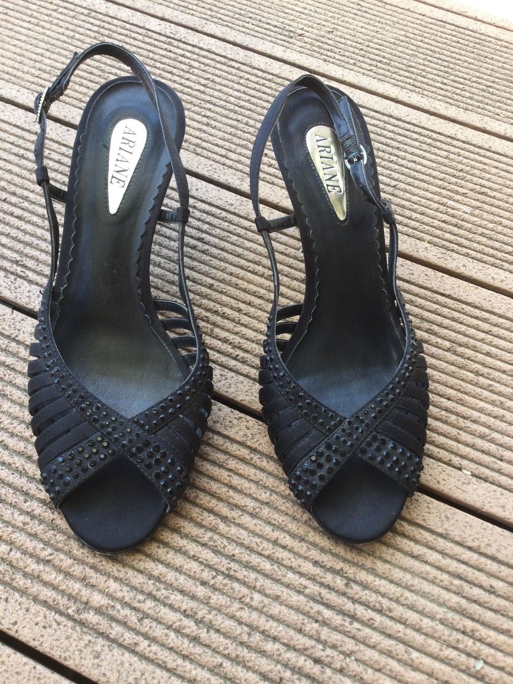 Scarpe da donna: Sandalettes noires satinées avec strass – Usato da Agiez venduto da chouchanelle 4