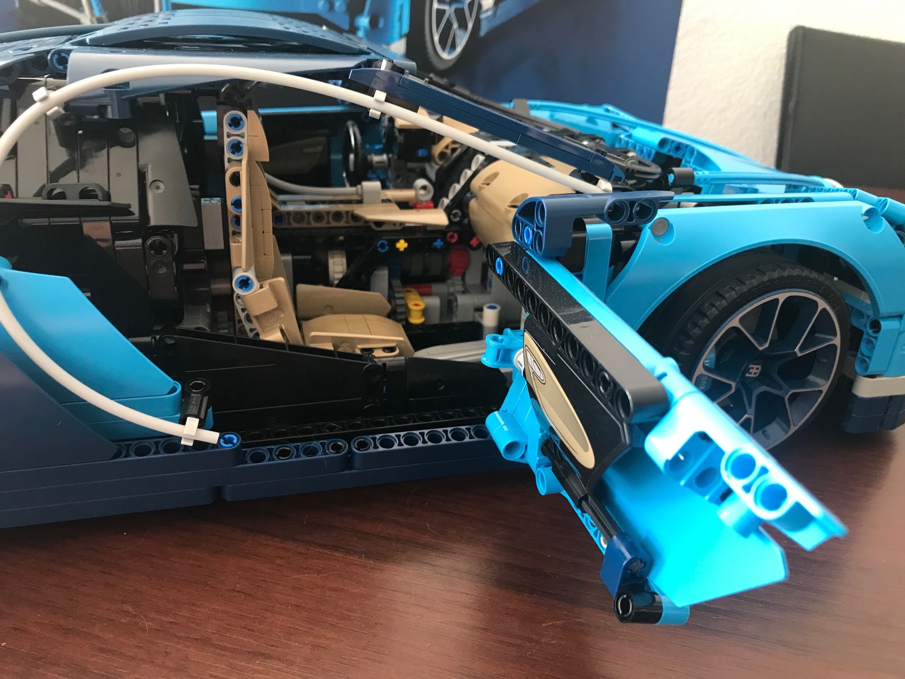 Lego Baukästen: Lego Technic 42083 Bugatti Chiron – Gebraucht aus Châtel-St-Denis von  7