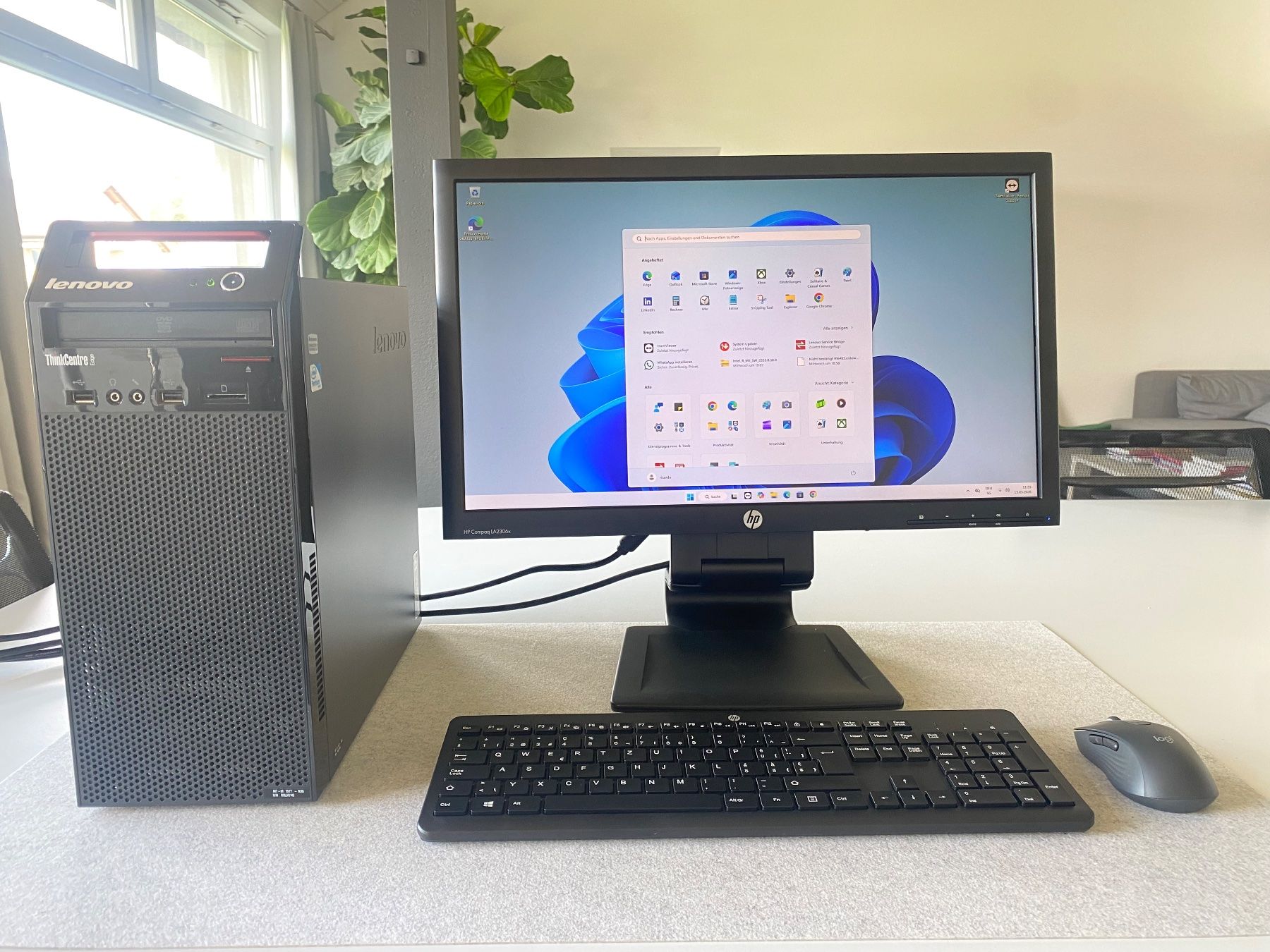 Lenovo PC: Lenovo PC mit Bildschirm & Win 11 Pro – Usato da Herrliberg venduto da Julianopie 2