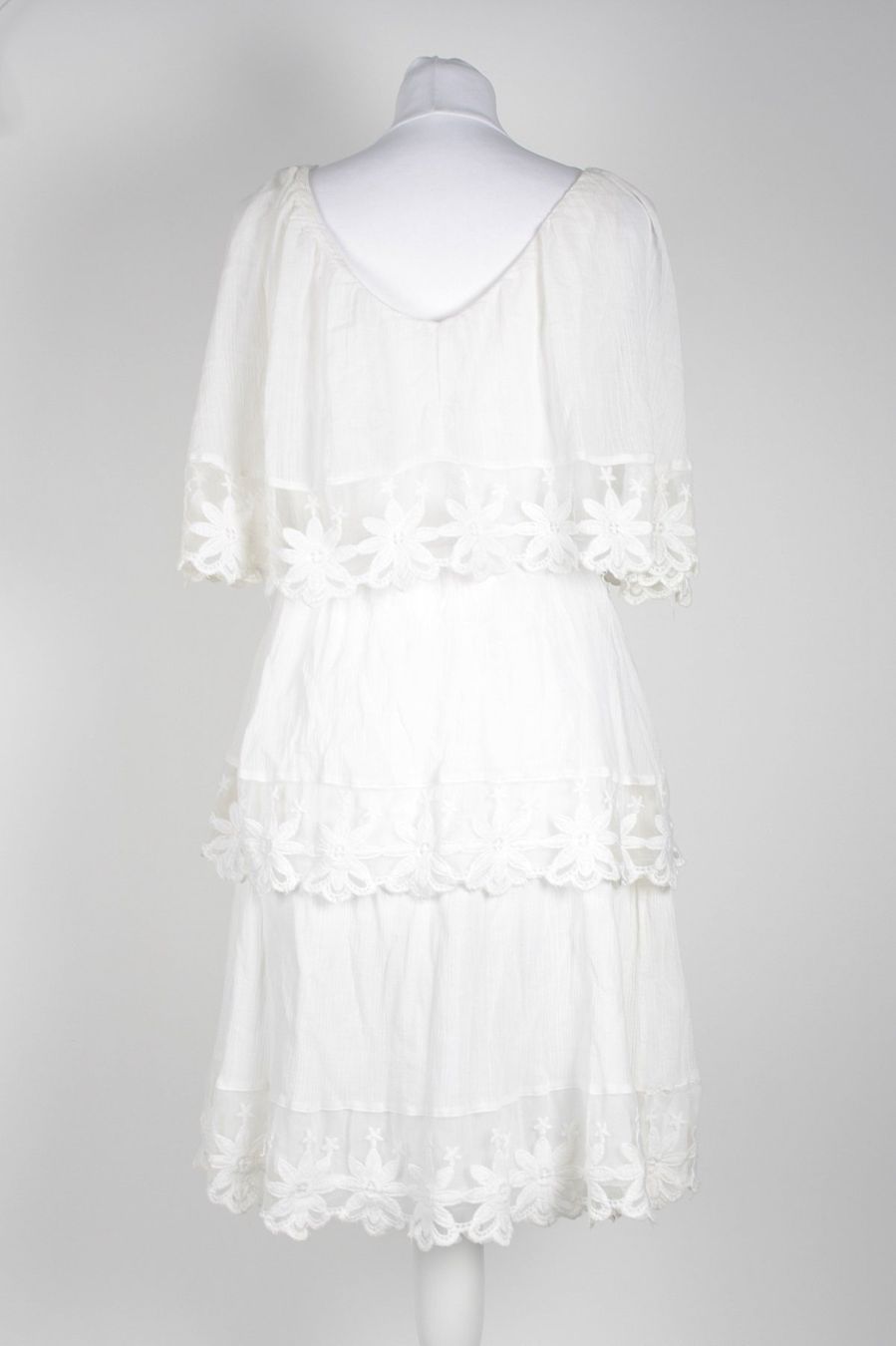 H&M Vestiti: Weisses H&M Blumenkeid – Usato da Zollikofen venduto da Restwert_Zollikofen 4