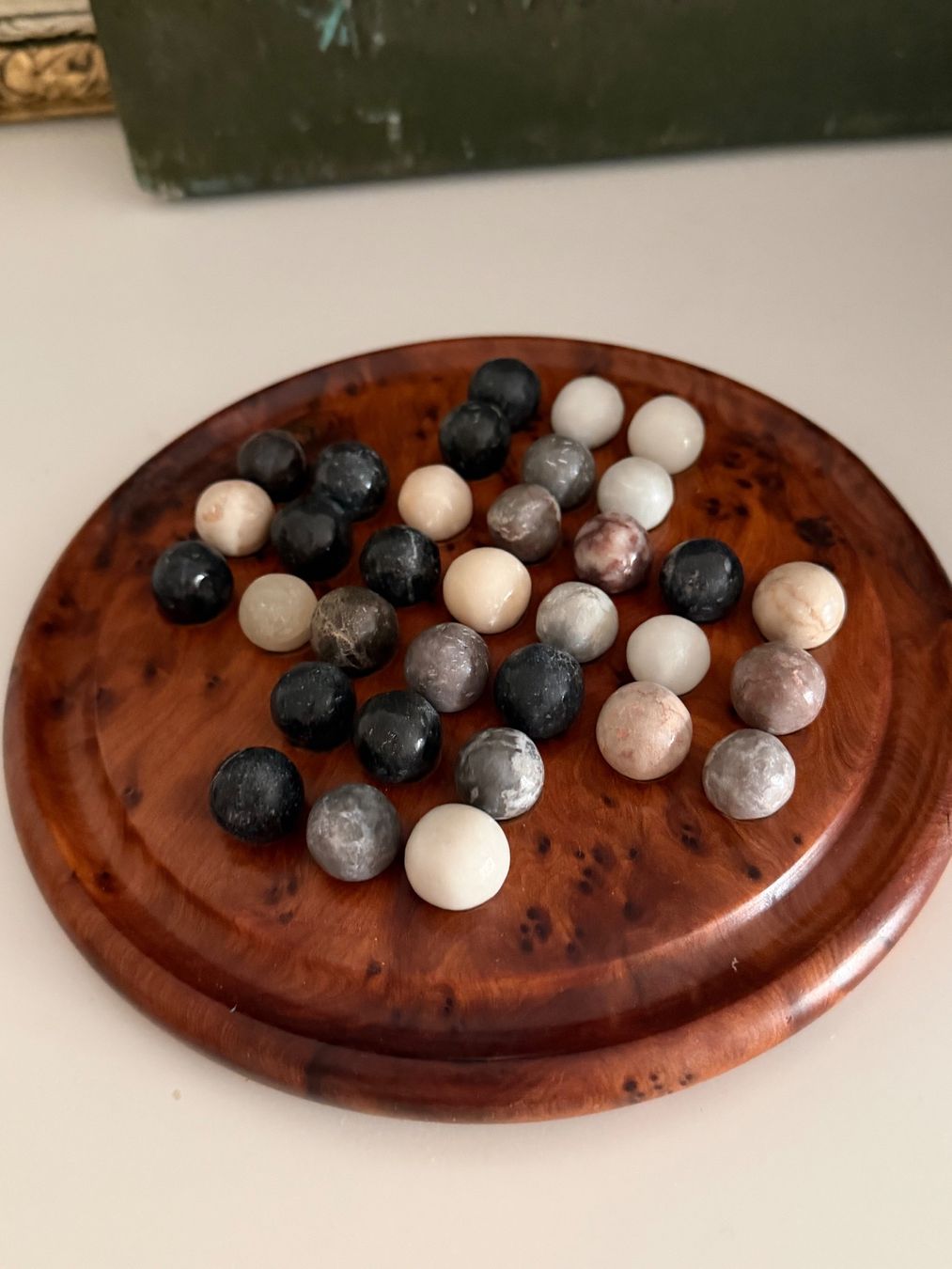 Giochi: Marble Solitaire-Spiel aus Marrakesh – Nuovo (secondo la descrizione) da Basel venduto da iulia_haul 1