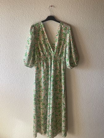 Kleid / Sommerkleid mit Blumenmuster – Größe S/M