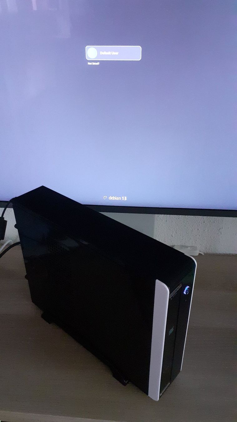 Asrock PC: Mini PC 4GB RAM, 60GB SSD, DVD – Usato da Zürich venduto da davide_zh