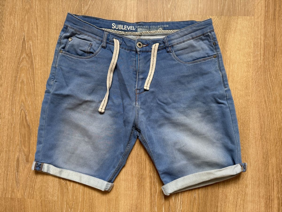 Pantaloni: Short jean bleu clair ceinture Sublevel, t.34 – Usato da Tavannes venduto da Thriftshop