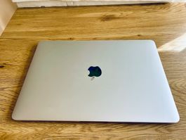 Laptop Apple MacBook Air Silber gebrauchter Zustand