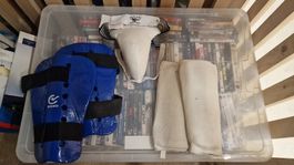Schutzausrüstung für Kampfsport / PROTECTION SPORT COMBAT