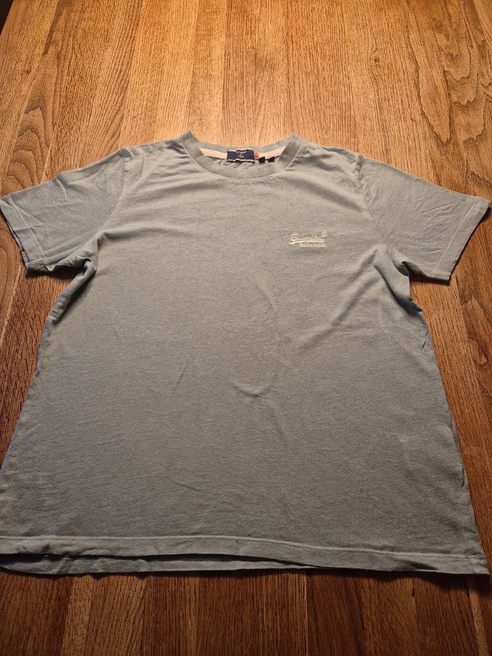 Superdry T-shirt: Tshirt SuperDry Gr.38 – Usato da Valens venduto da Limaj