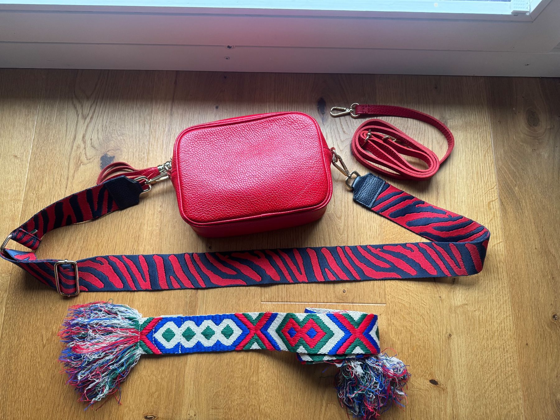 Borse da donna: Rote Ledertasche inkl 3 Schulterriemen – Usato da Luzern venduto da wet_7bm6