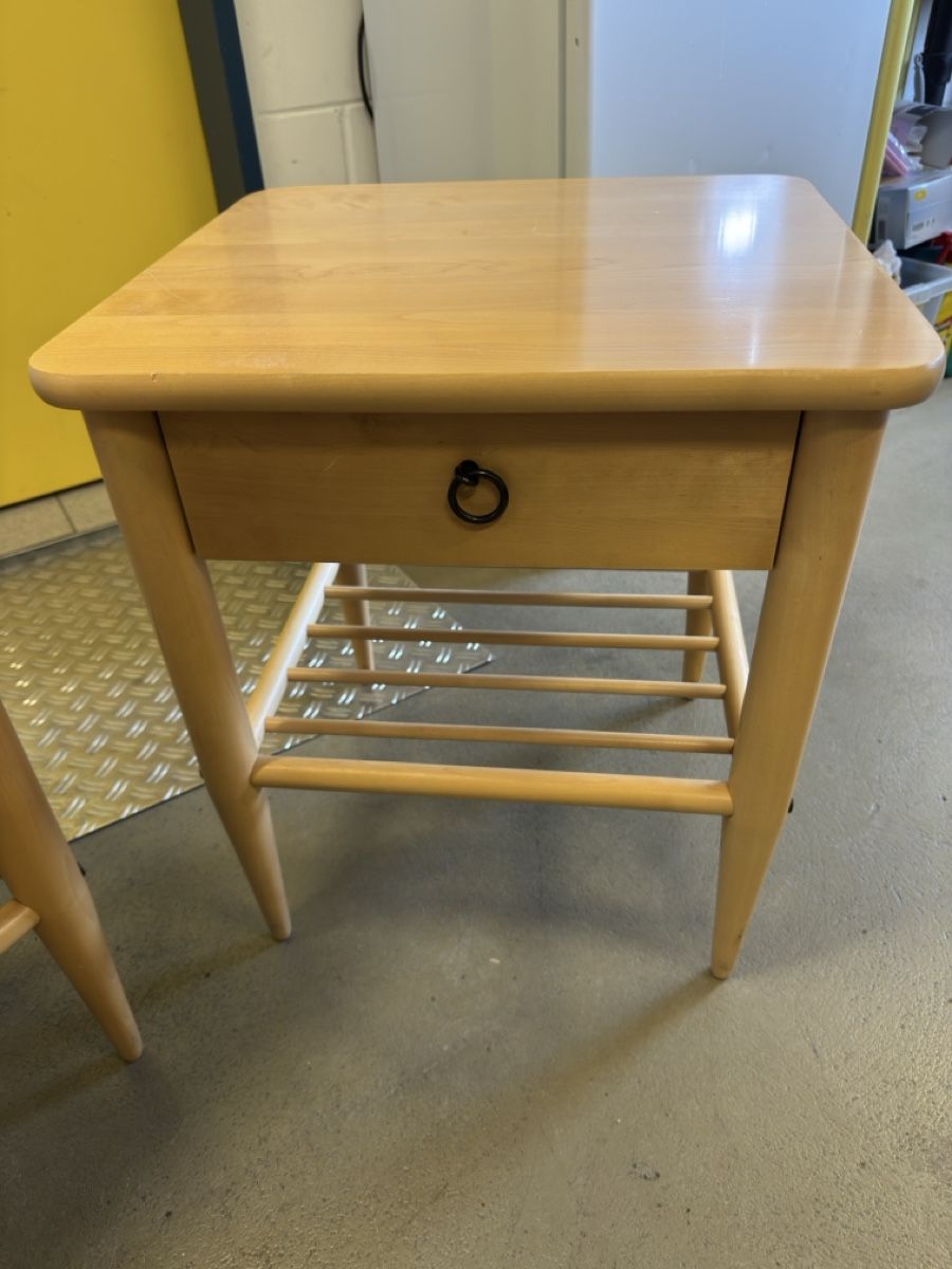 Comodini: 2 Stück Nachttisch/ Beistelltisch – Usato da Strengelbach venduto da RaenAntikDesign 3