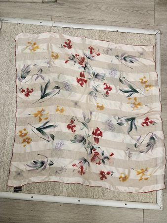 Foulard ADAGIO 100% soie motif floral rayures 