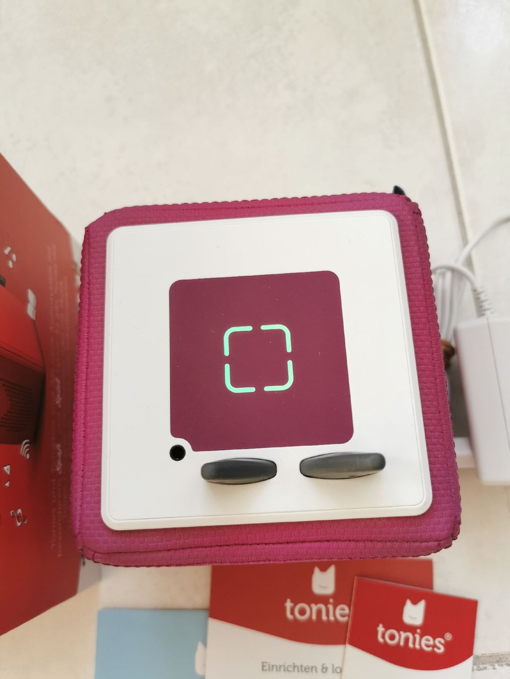 Tonies Jouets: Toniebox Beere Pink mit OVP – D'occasion à Brunnen par JJaime