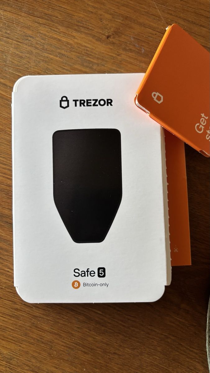USB Sticks: Trezor Safe 5 Bitcoin-only – Neu und originalverpackt aus Bühler von Shila10