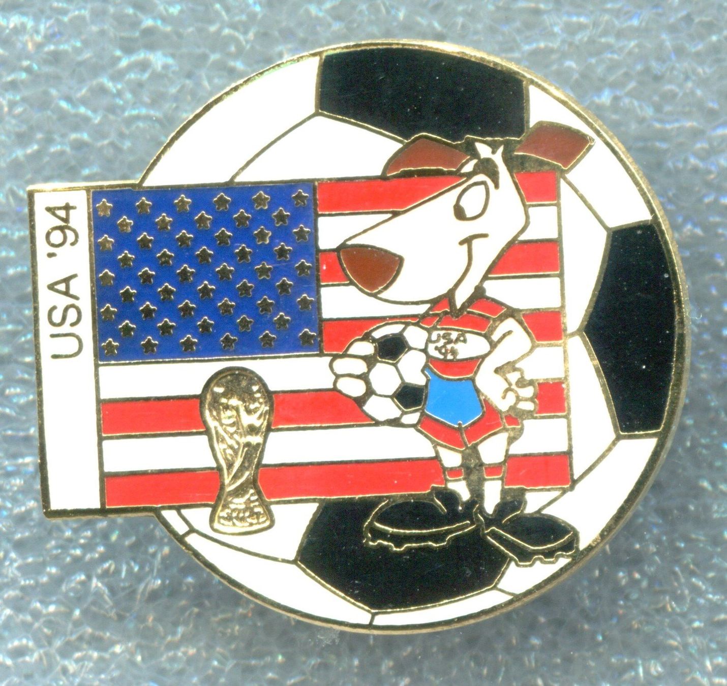 Fifa Plaketten & Abzeichen: FIFA  USA WM '94  Maskottchen  – Gebraucht aus Winterthur von Sammleroase